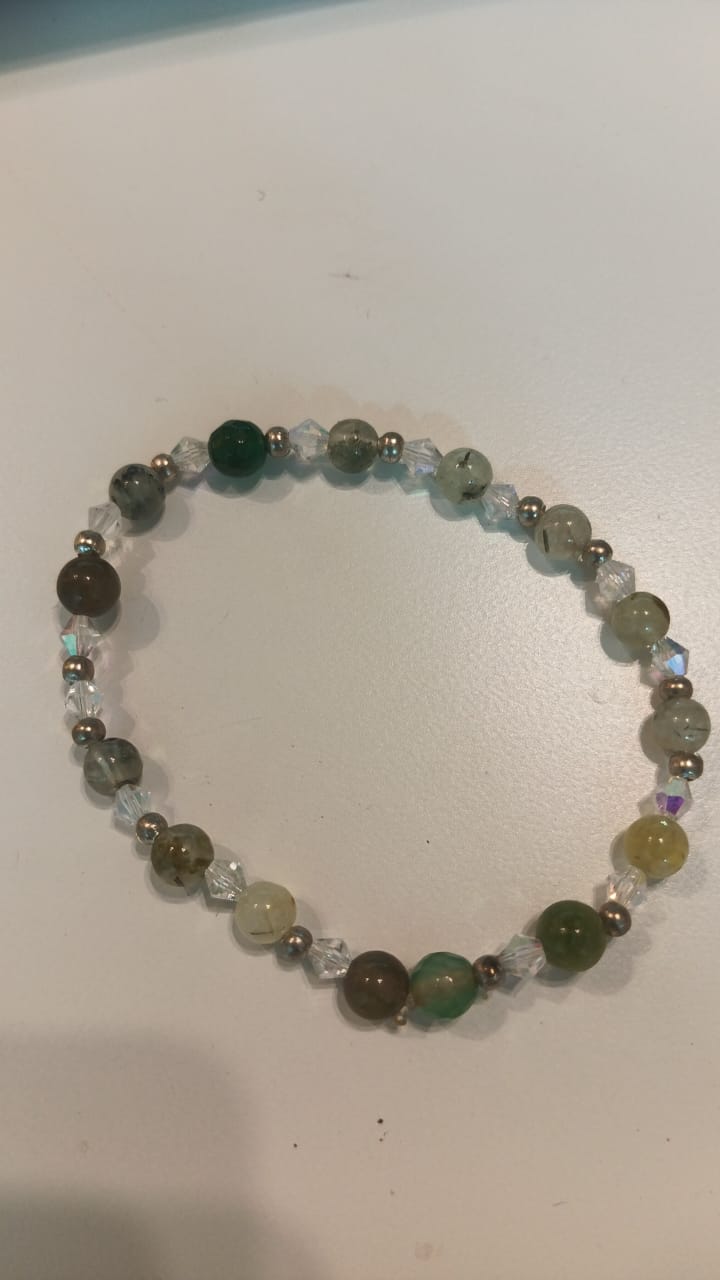 Pulseras de jade , turmalina y cristales verdes